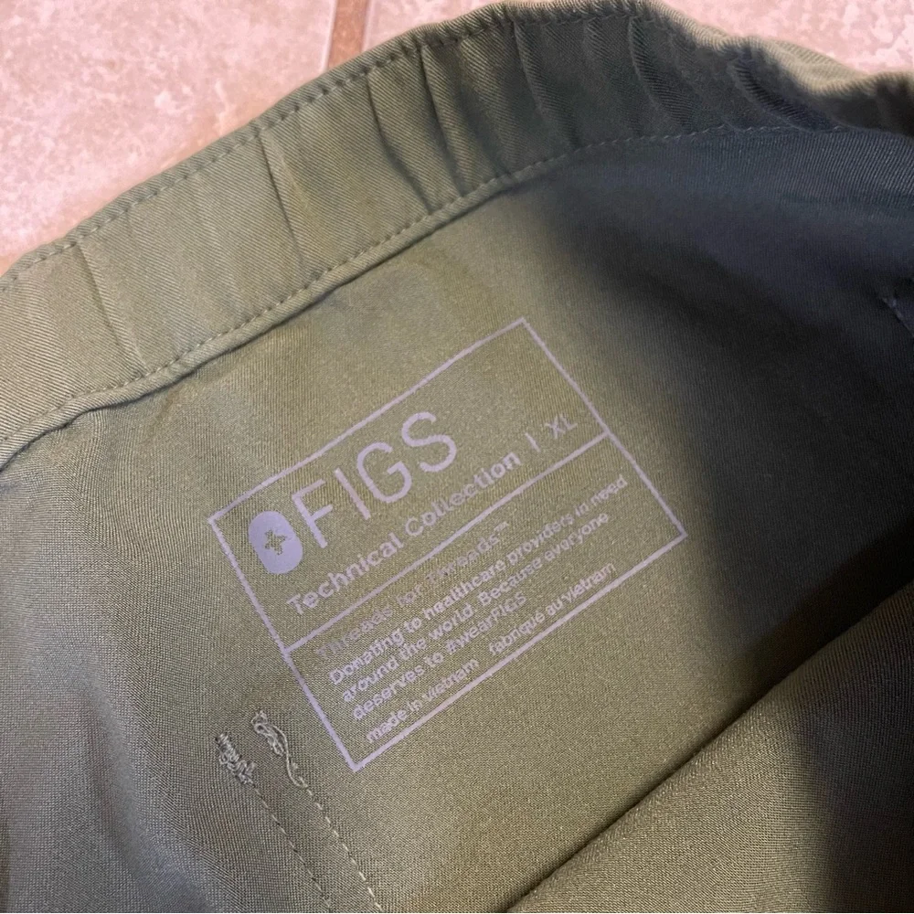 FIGS Technical‎ Collection Cairo Pants Cargo TM3001 #2043 Size XL Green Adult